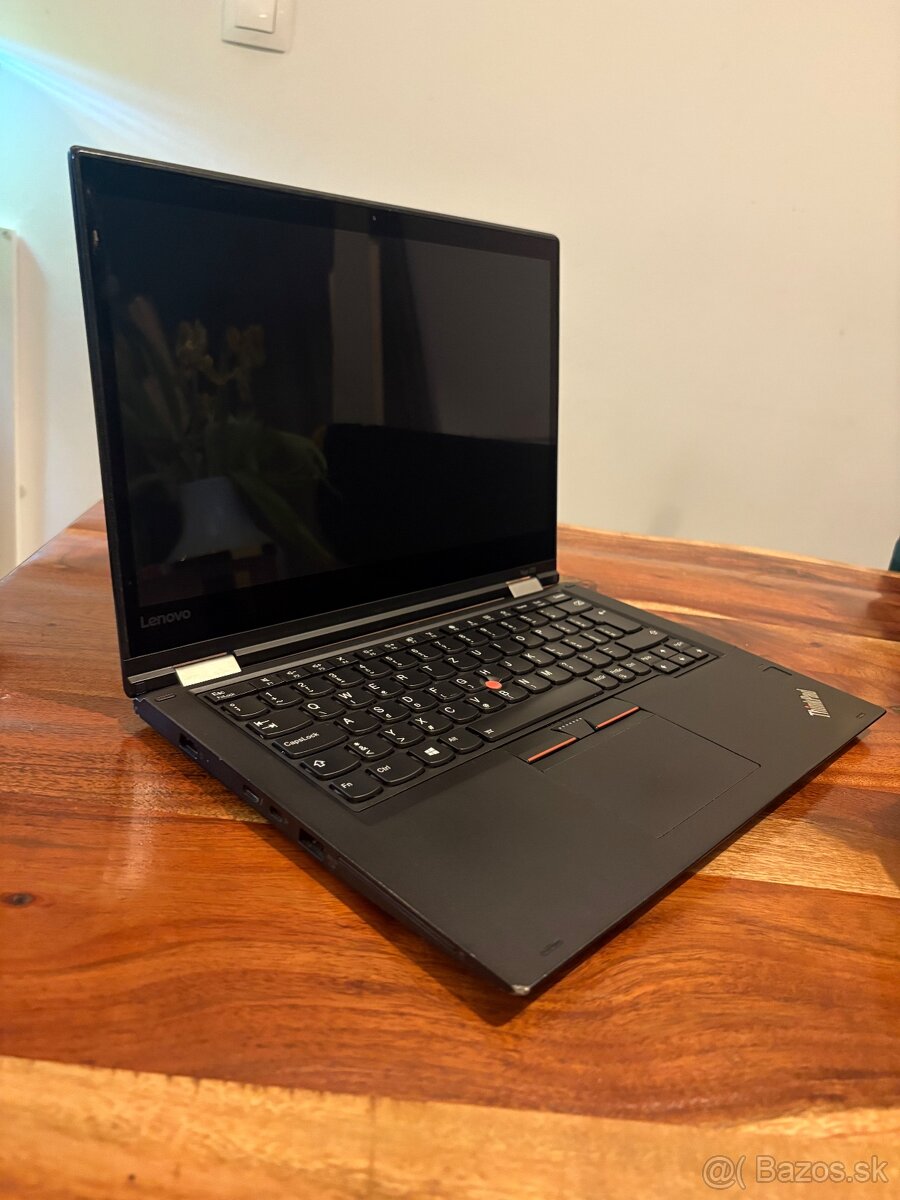 Lenovo ThinkPad X380 Yoga – používaný, prasknutý pri klávesn