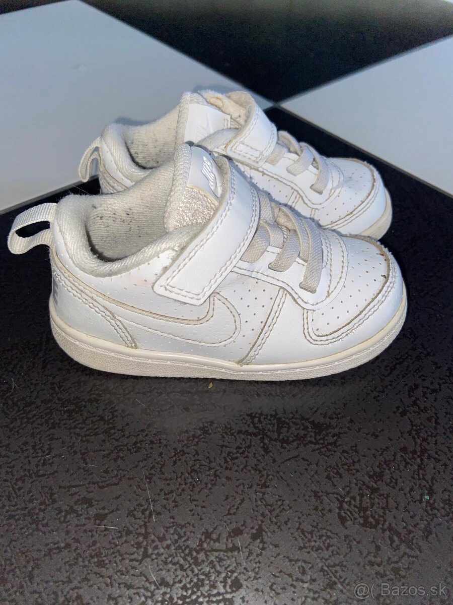 Tenisky nike 22