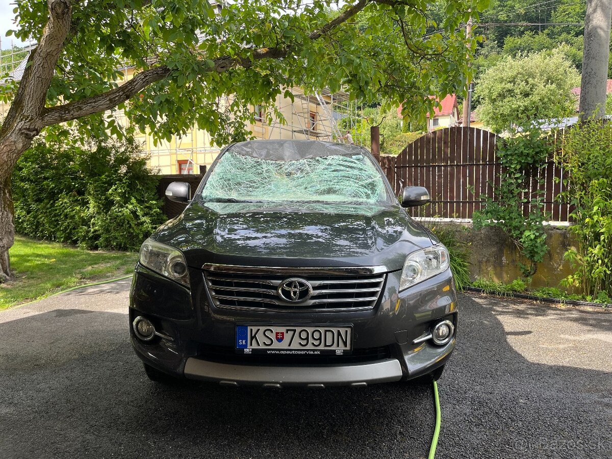 Toyota RAV4, 2.2tdi 110kw, r.v2012