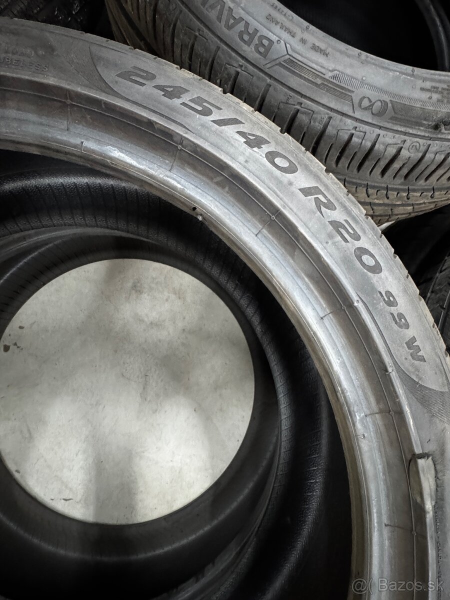 Pirelli letné 245/40 R20
