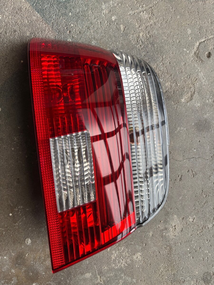 Predám zadné svetlá na e39 sedan