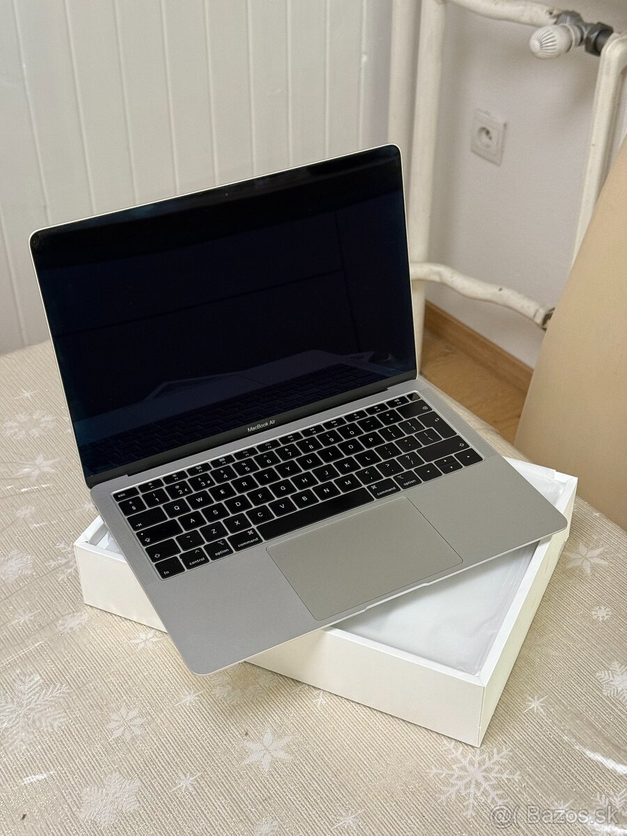 MacBook Air 2019 256GB v úžasnom stave