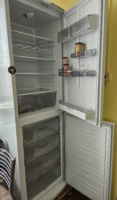 Predám chladničku s mrazničkou