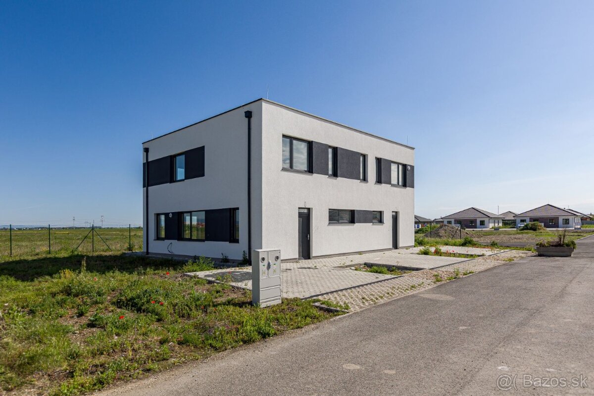 Posledná šanca Už skolaudovaný 4-izbový mezonet so záhradou