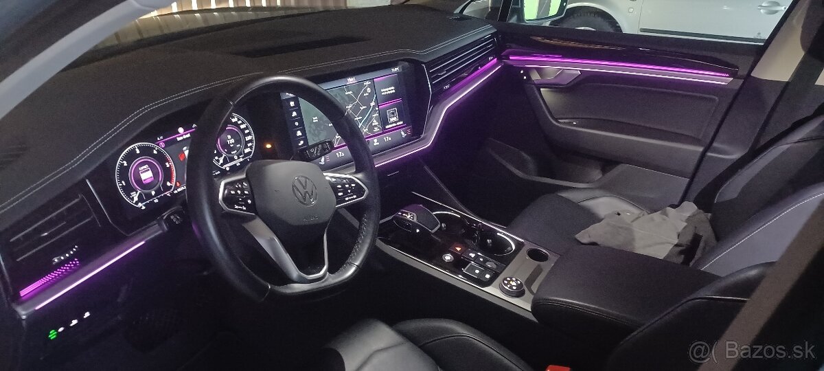 Volkswagen Touareg 3.0 V6 TDI Led matrix,max vybava,SK auto