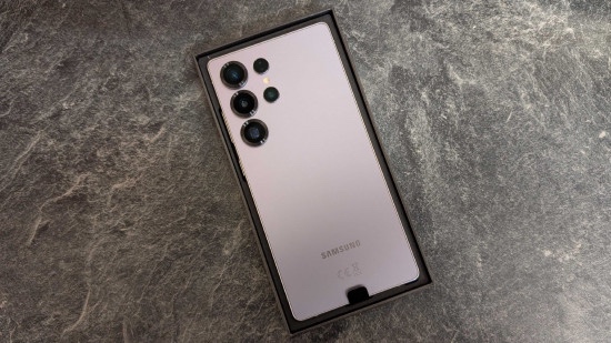 Ponúkam na výmenu Samsung s25 ultra 512gb titanium grey