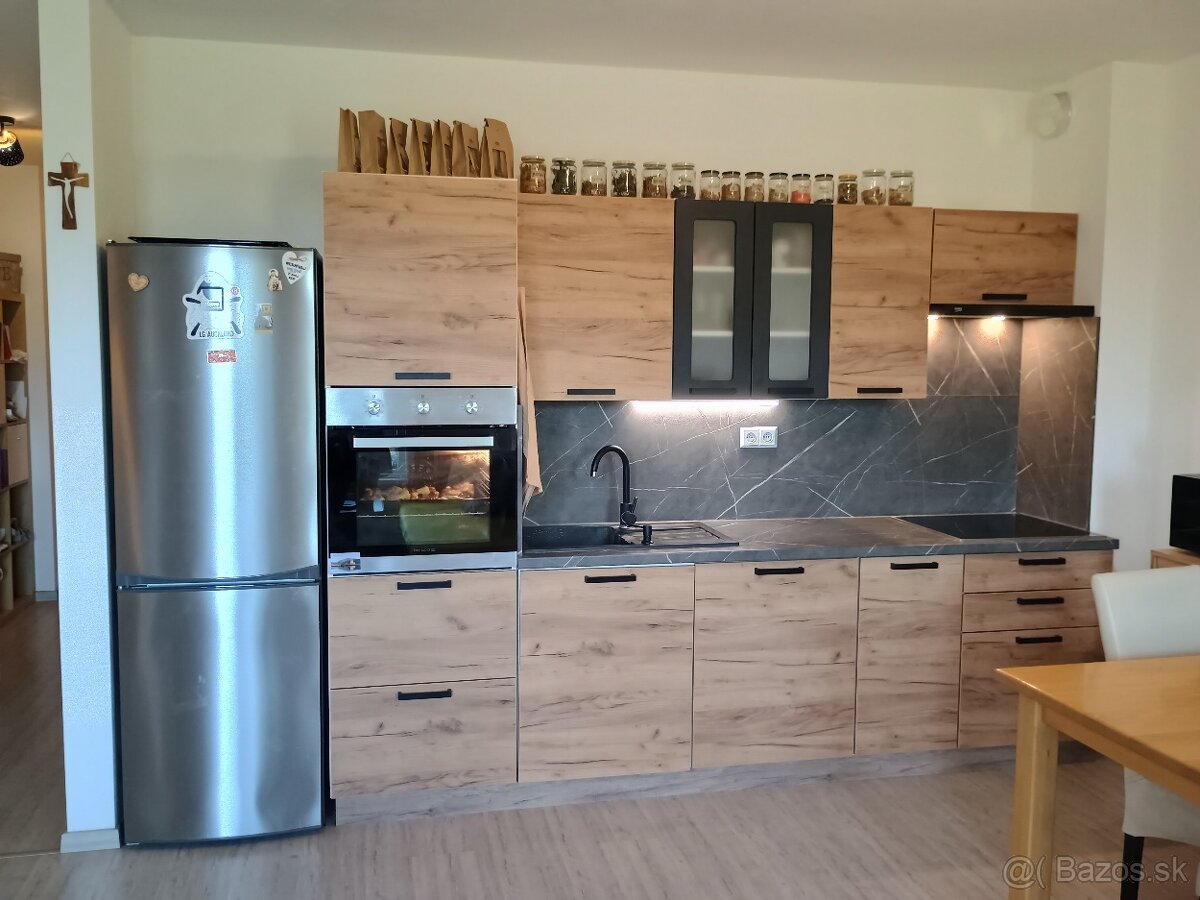 Trenčín 2 izbový zariadený byt s klimatizáciou