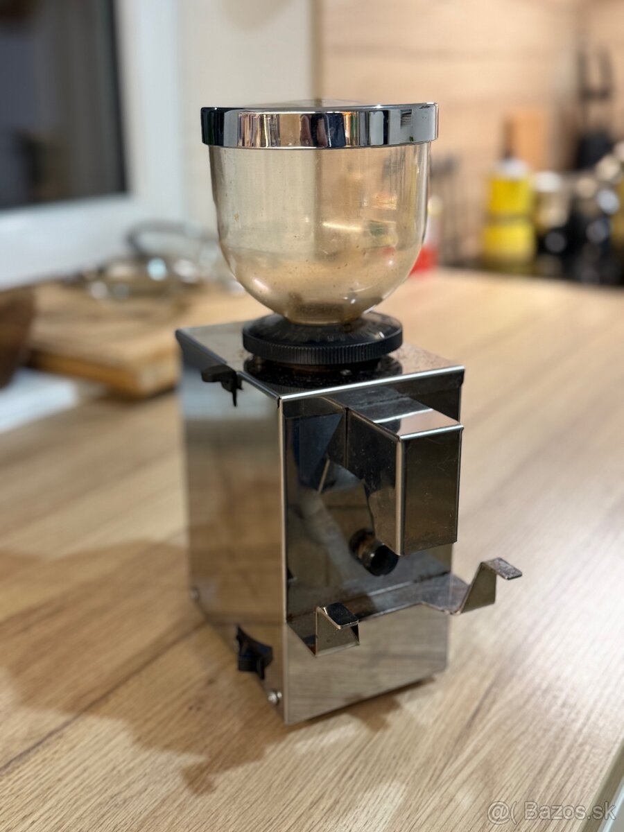 Mlyncek na Kavu Home Mini ISOMAC