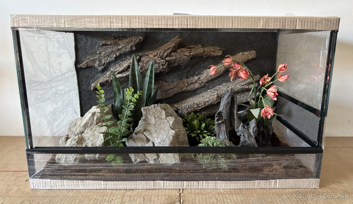 Terárium 70x40x40 s 3D stenou