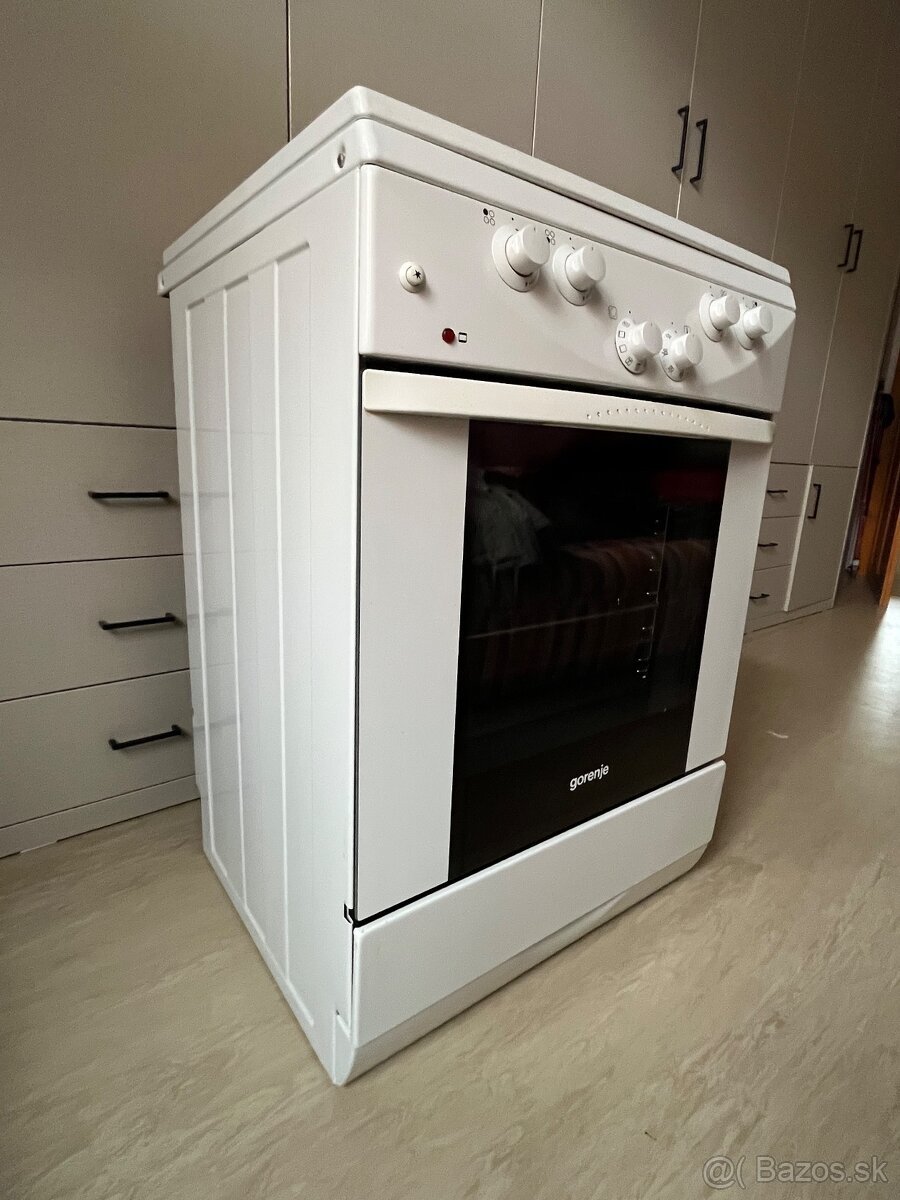 plynový šporák s elektrickou rúrou