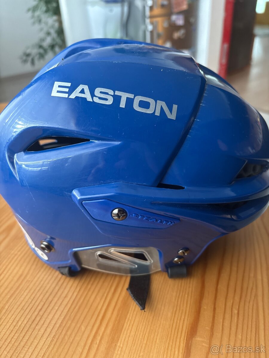 Predám detskú hokejovú prilbu Easton