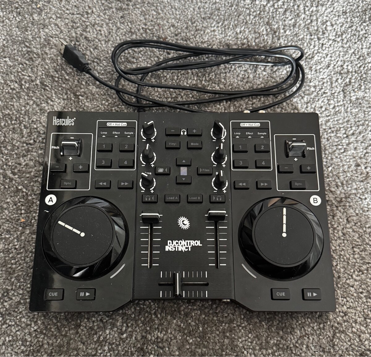 Mixážny DJ pult - Hercules DJControl Instinct