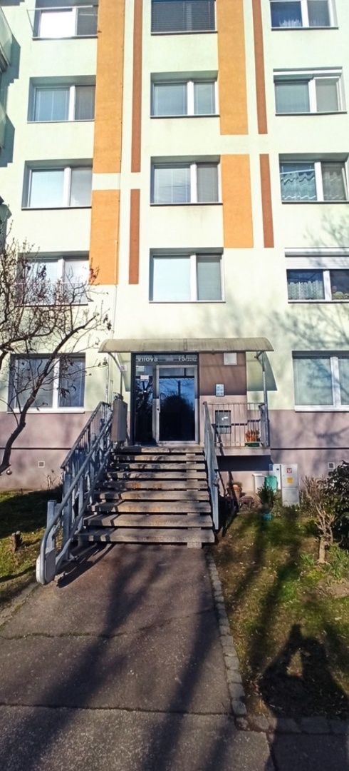 Slnečná garsónka na Vilovej ul. v Petržalke