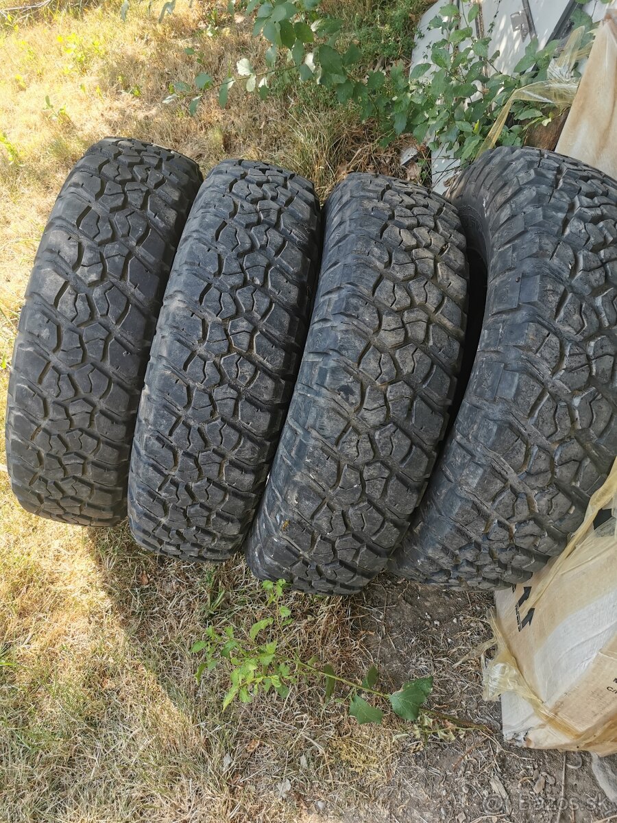 255/85R16 BFgooddrich Mud Terrain T/A