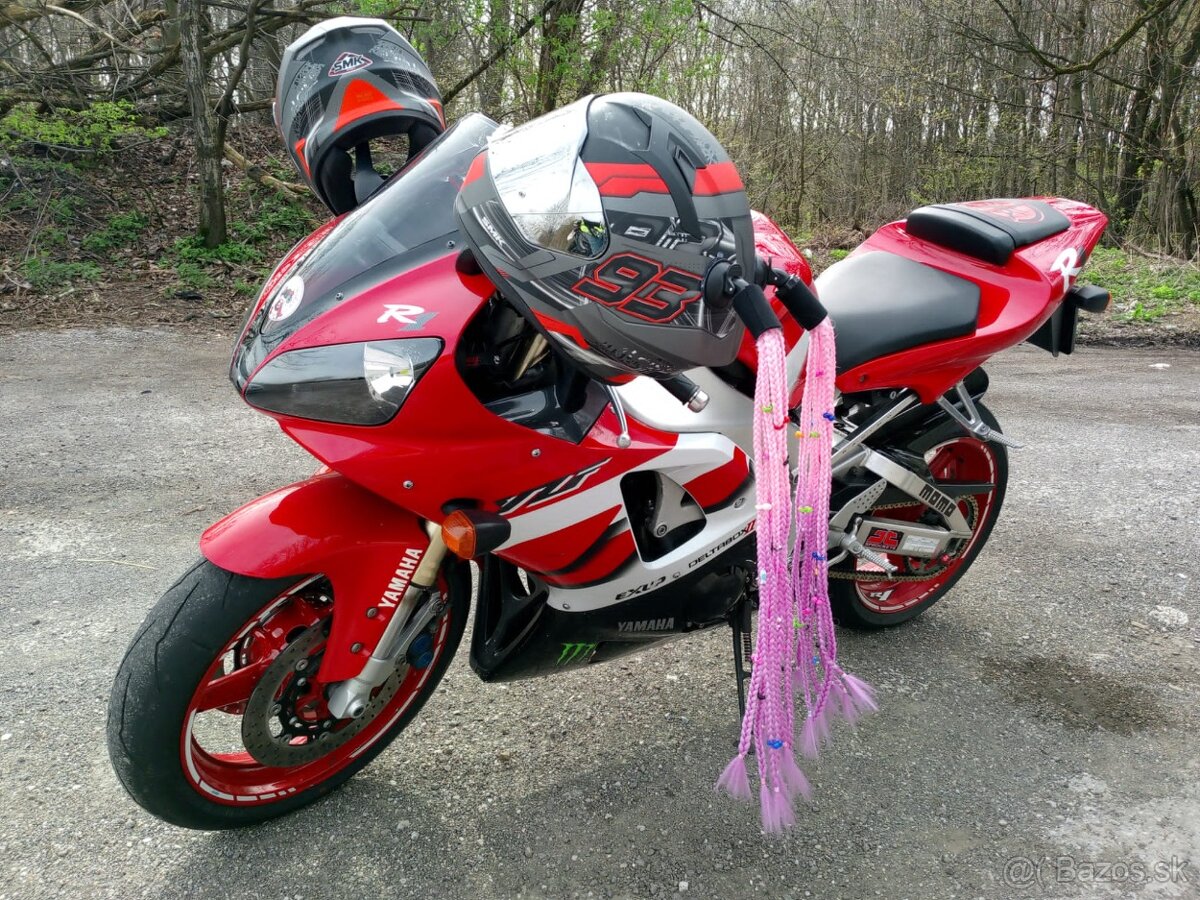 Yamaha yzfR1