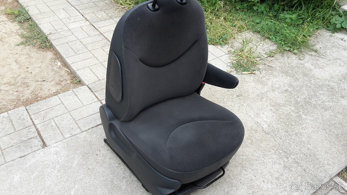 spolujazdcová sedačka na Citroen C3