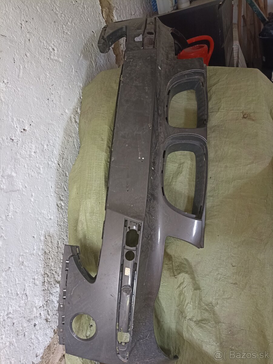 Predám predný nárazník na BMW rad 1 E-87