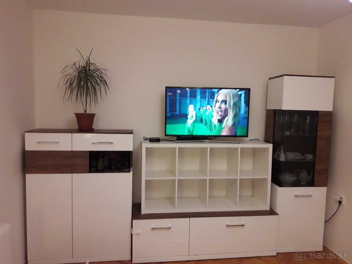 obývacia stena