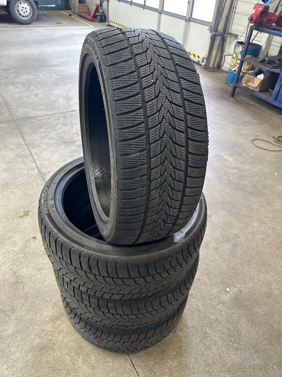 235/40 R19 Minerva frostrack
