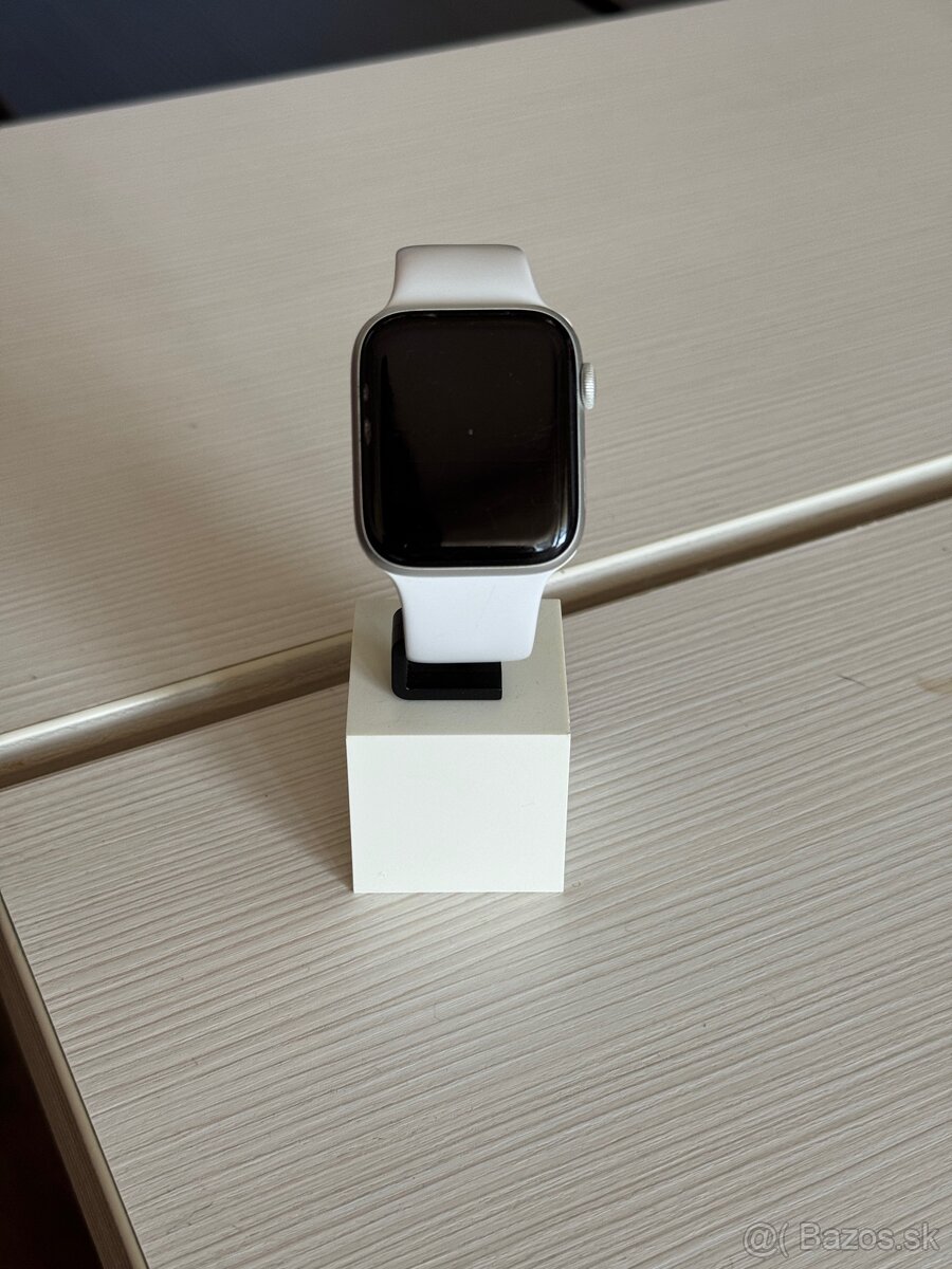Apple Watch Series 4, 44mm – biele