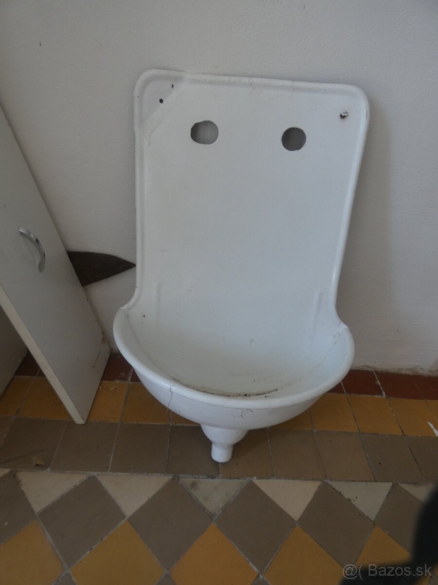 liatinové umyvadla