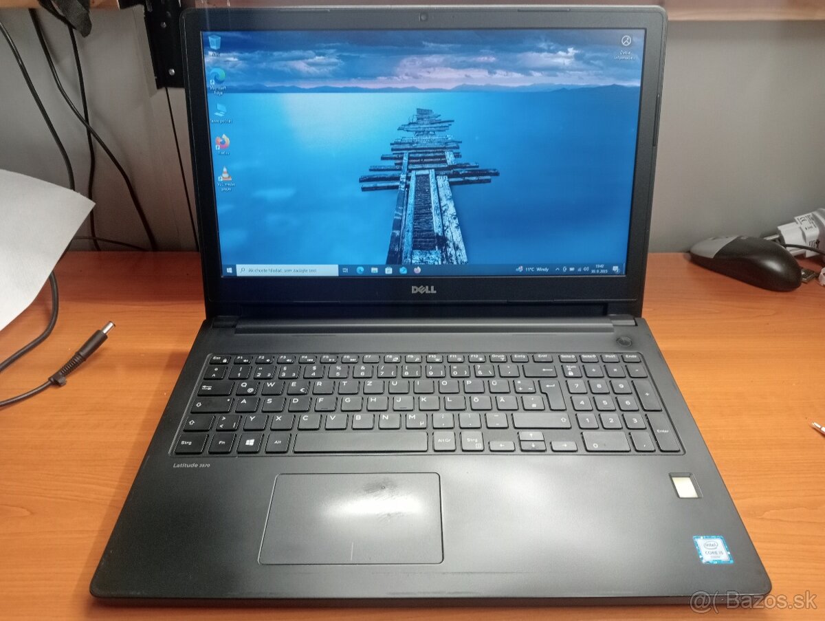 predám DELL LATITUDE 3570 , WINDOWS 10