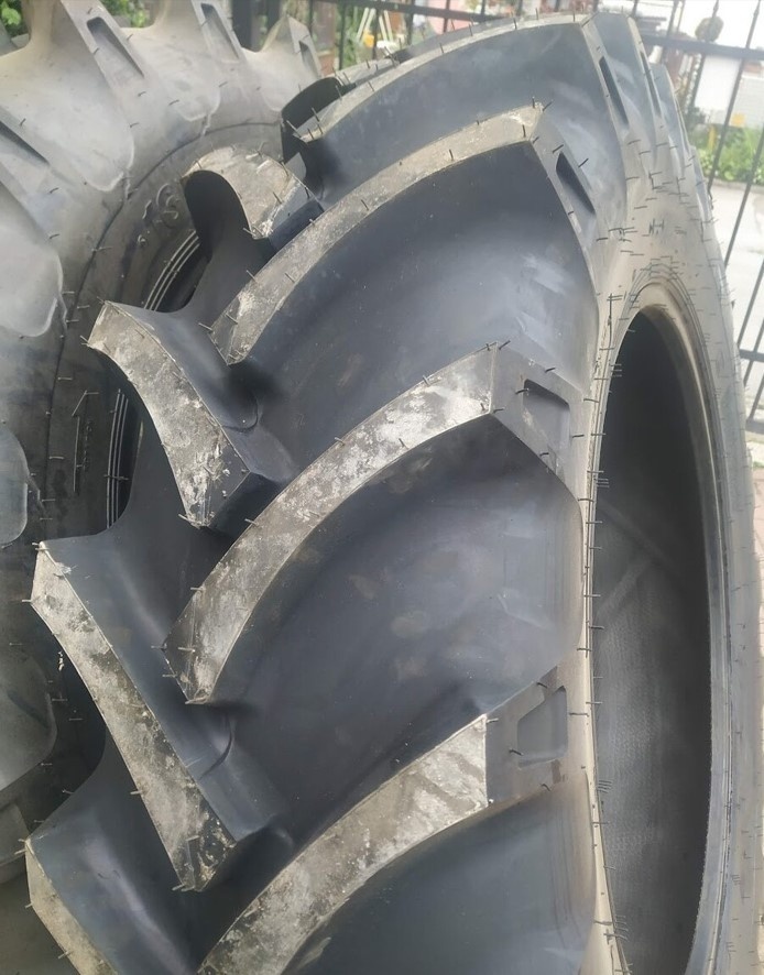 Pneu. 16.9-30 14PR Ozka