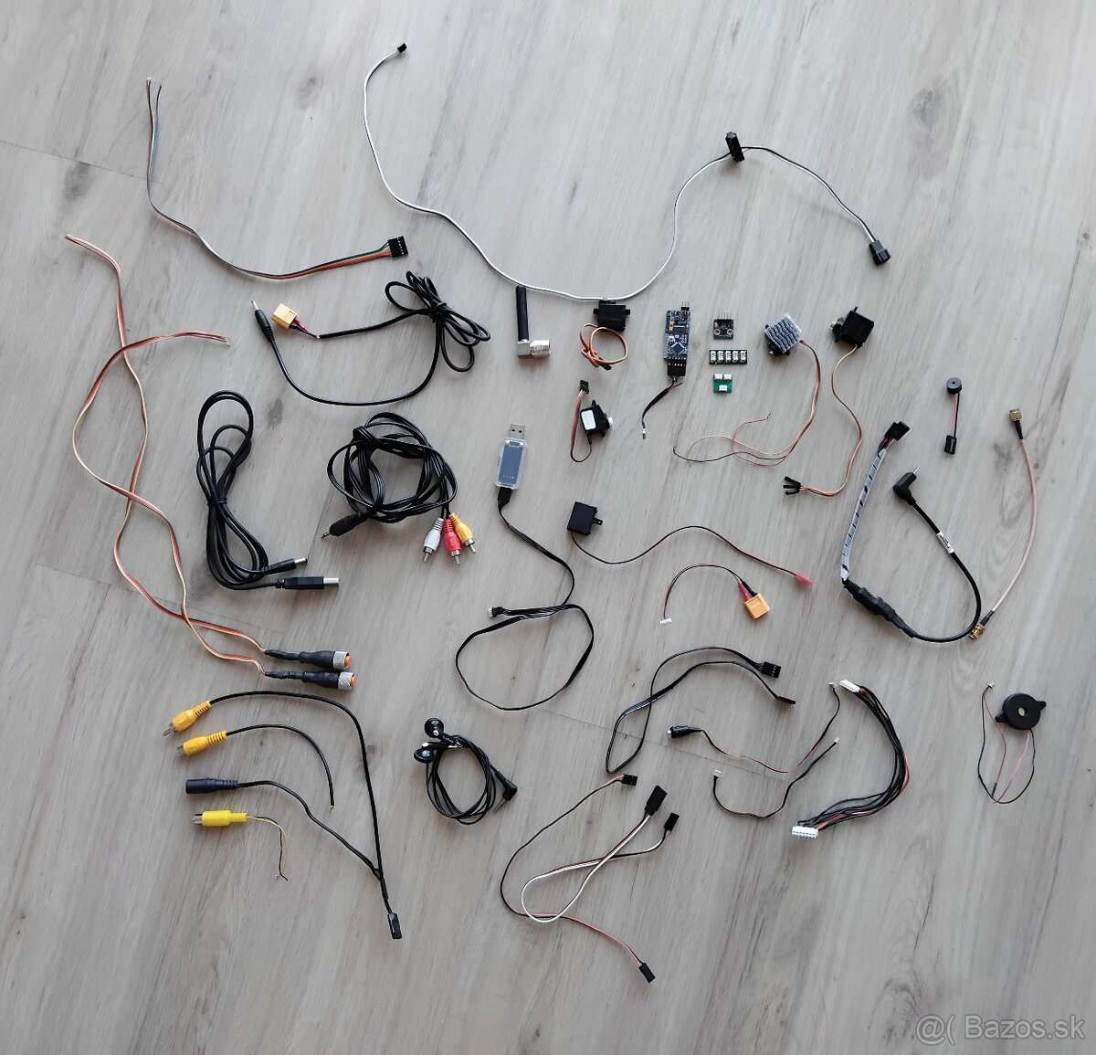 Balik kablov, koncoviek, anten