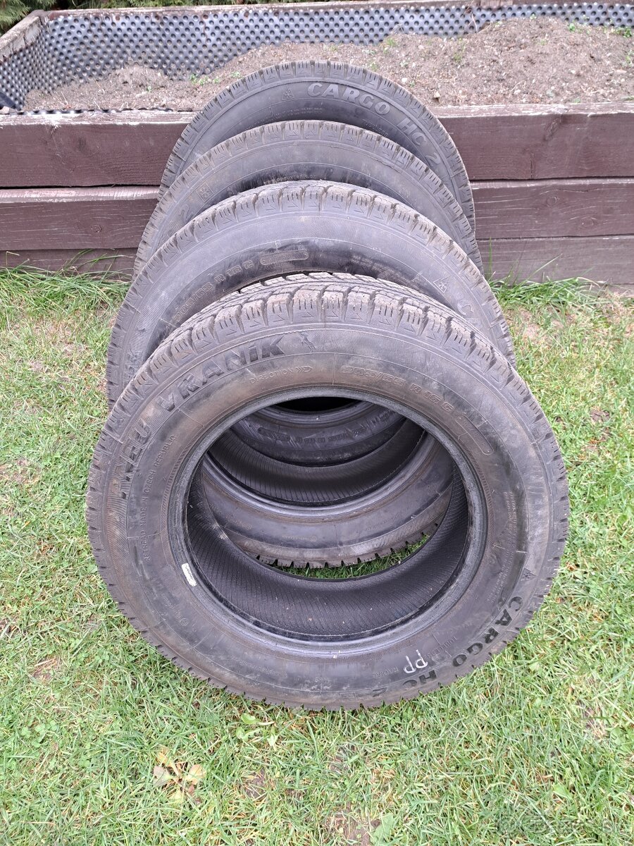 Zimne pneu 205/65 r16