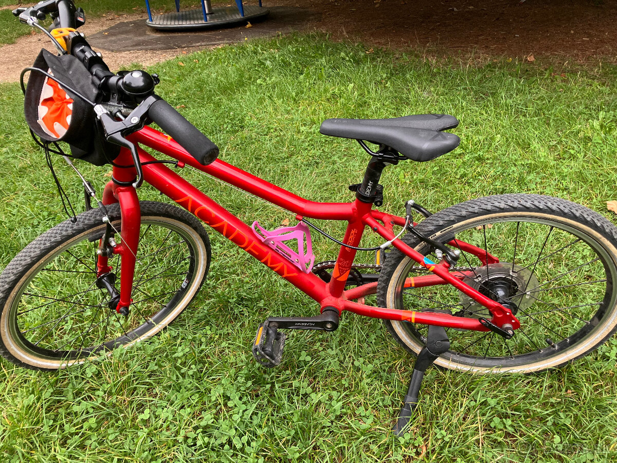 detsky bicykel ACADEMY 4 Graden červený