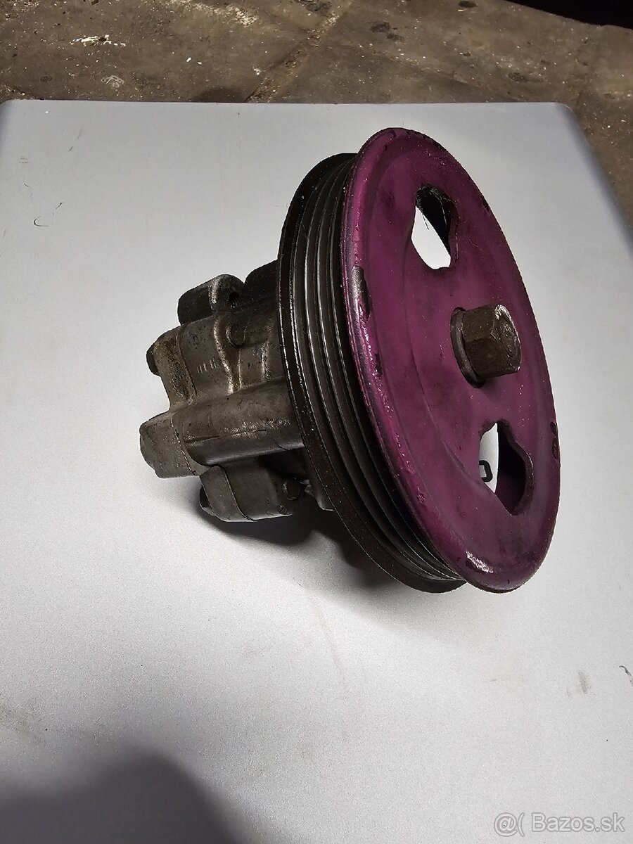 Servo čerpadlo  mitsubishi l200