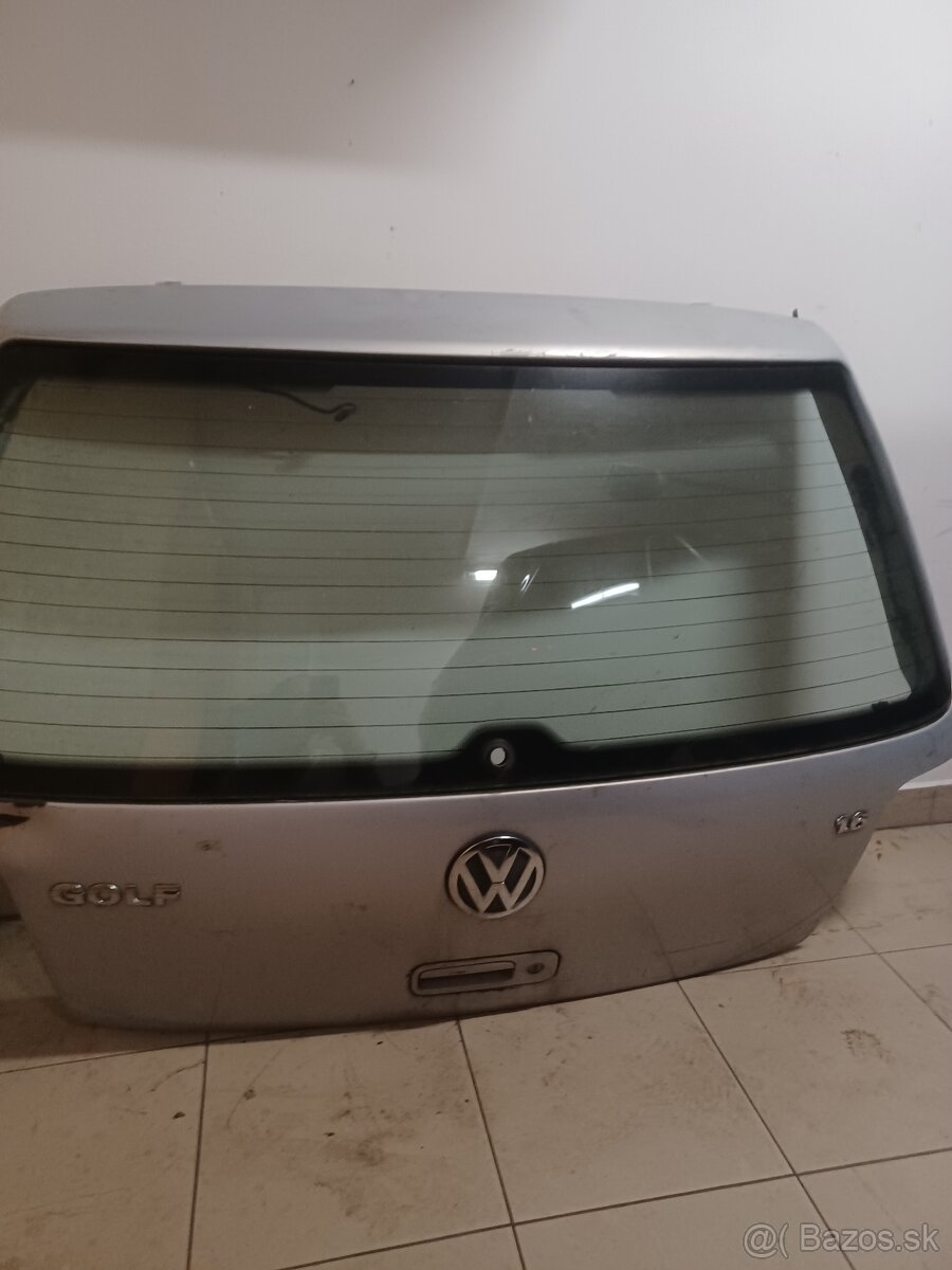 Predám kufrové dvere golf 4
