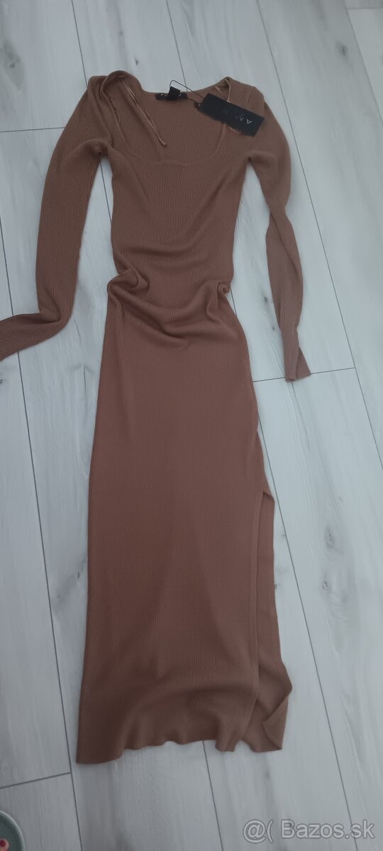 Dlhé svetrikove šaty S