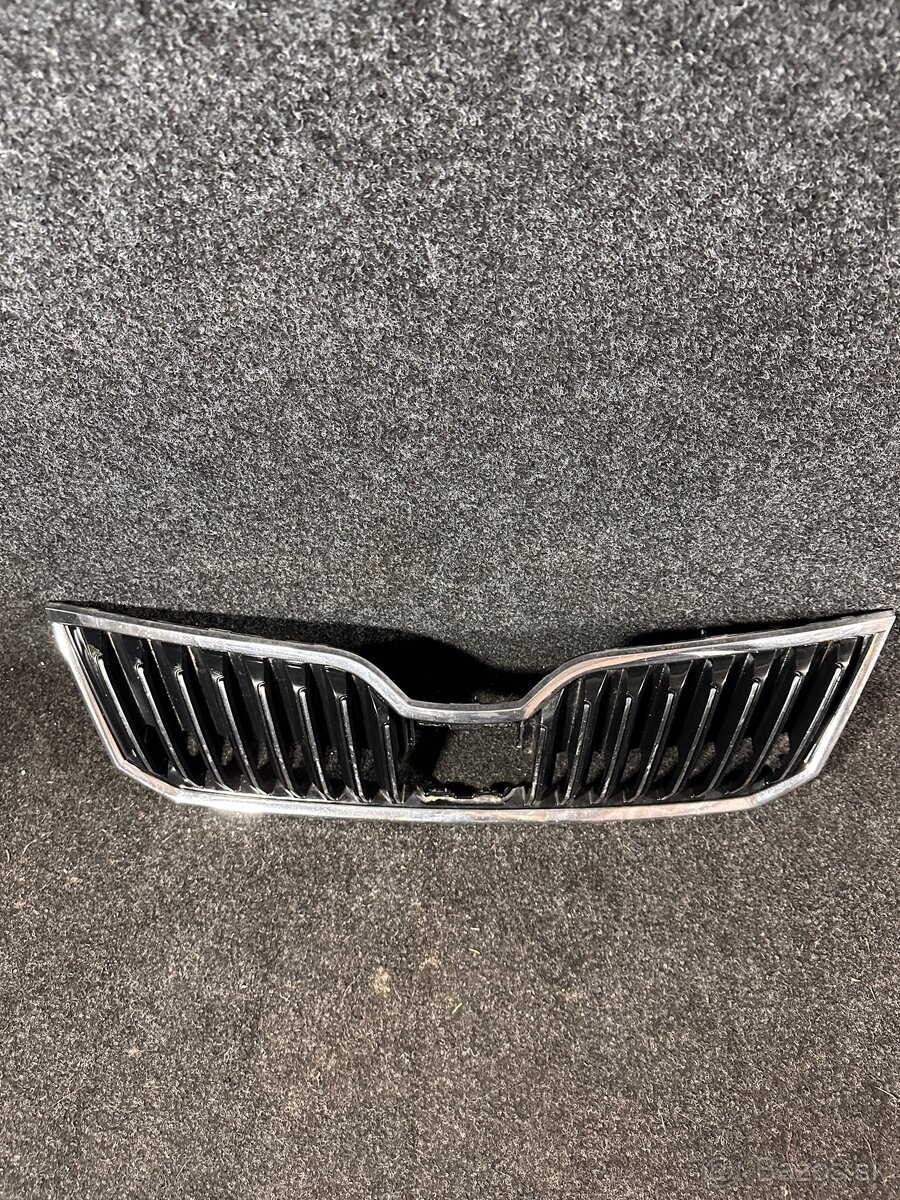 Maska Škoda Superb II