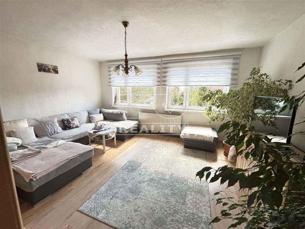 3-izbový byt na predaj – Veľká Lomnica, 63 m2 + balkón +...