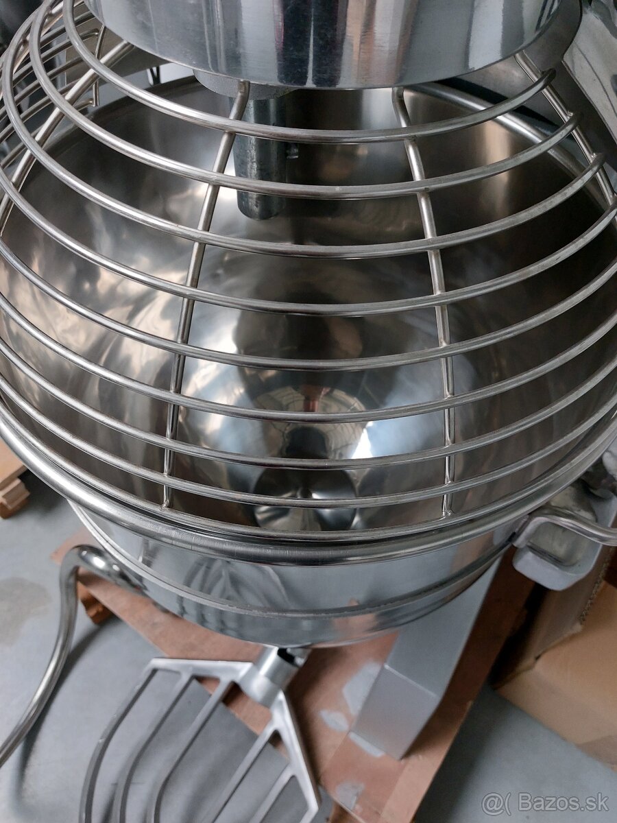 Kuchyňský robot 20 L šlahač miesič cesta profi