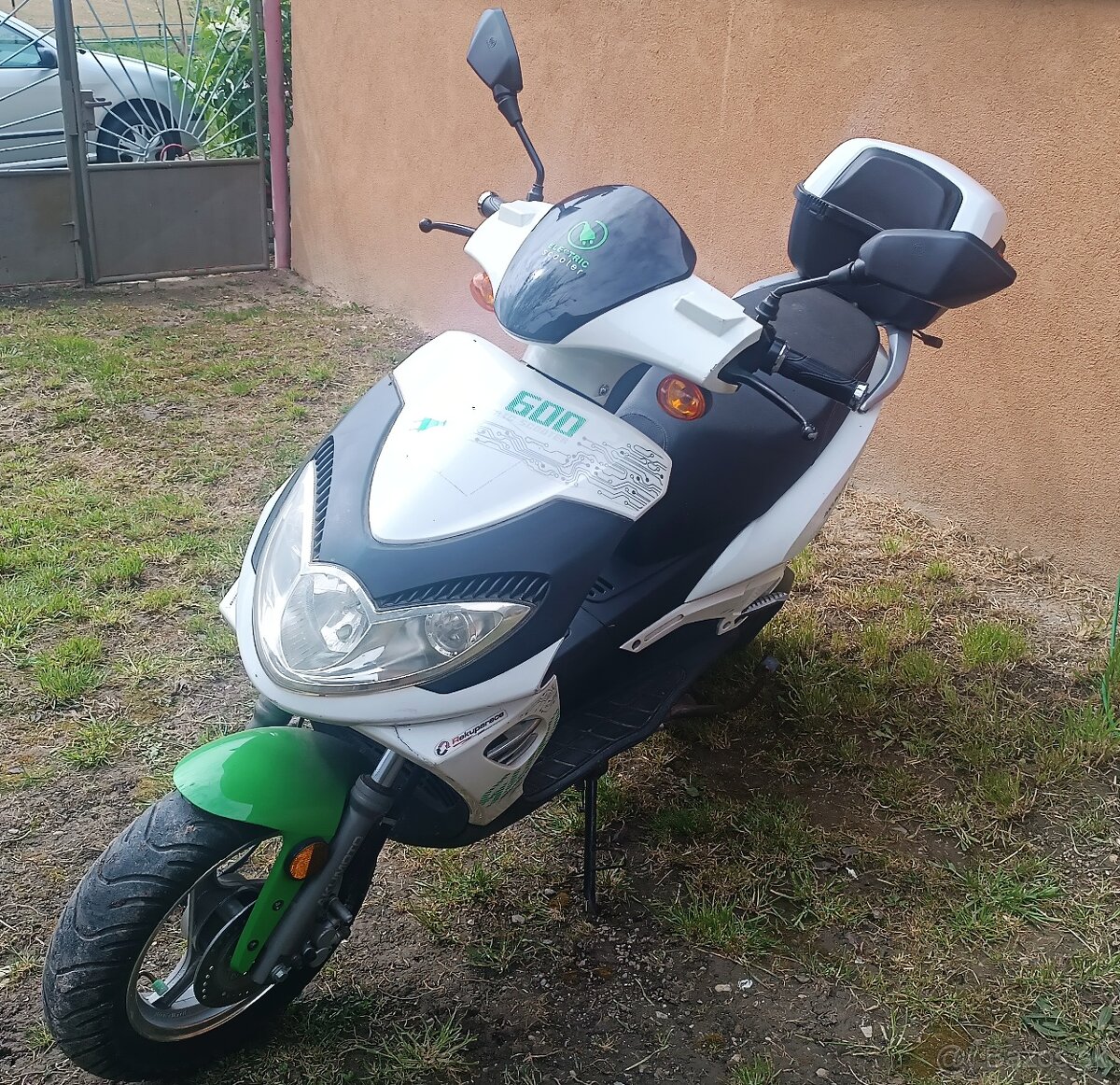Elektrický skúter AKUMOTO 600