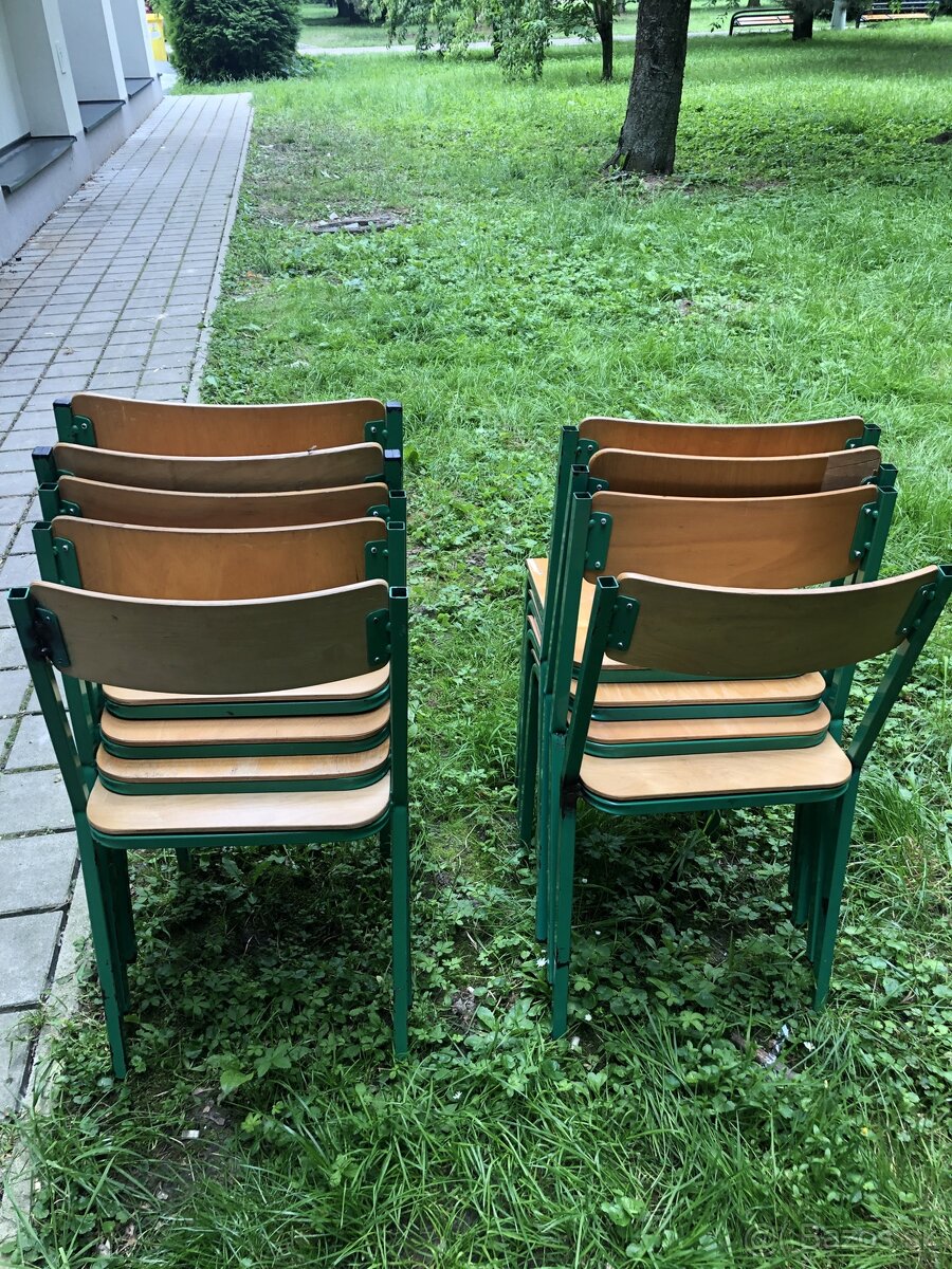 Kovové stoličky do divadla, kina, koncerty.