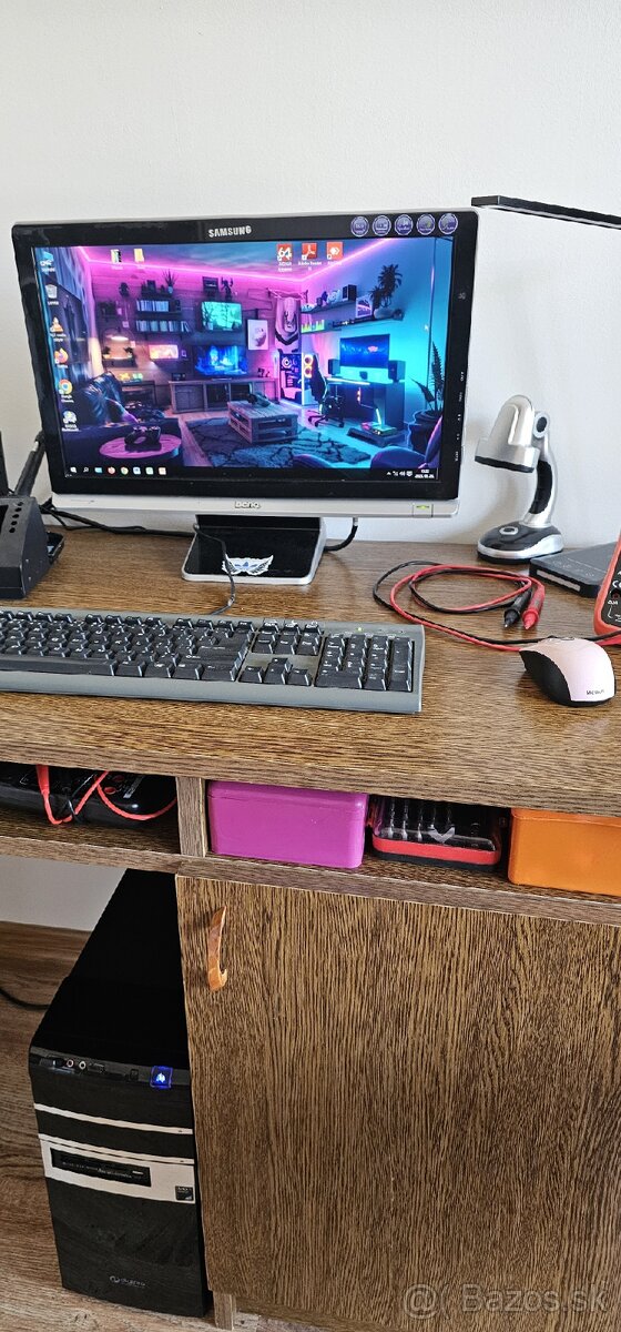 Stolny pc AMD six core, gigabyte - aj na komponenty
