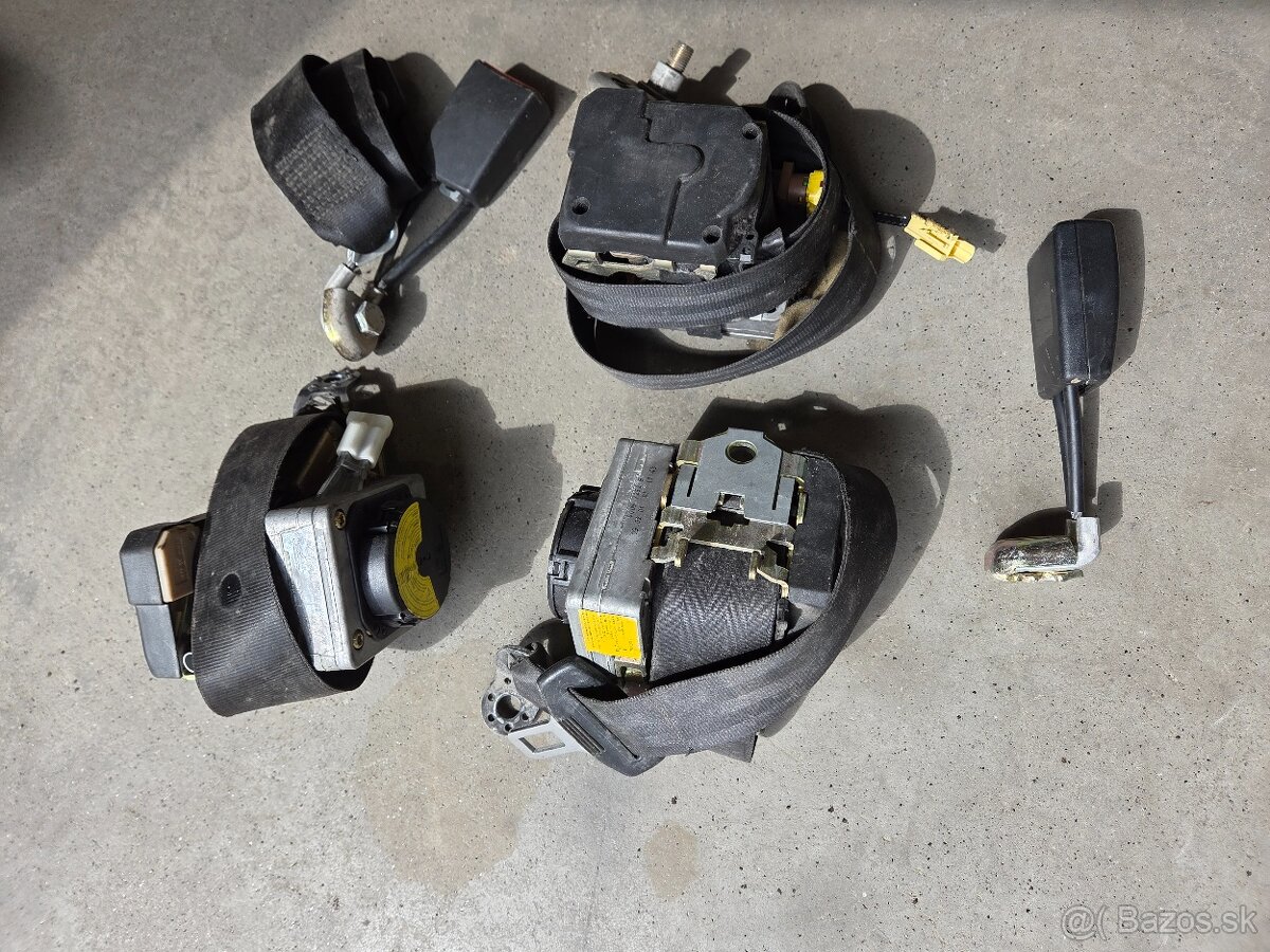 Predam bezpecnostne pasy passat B5
