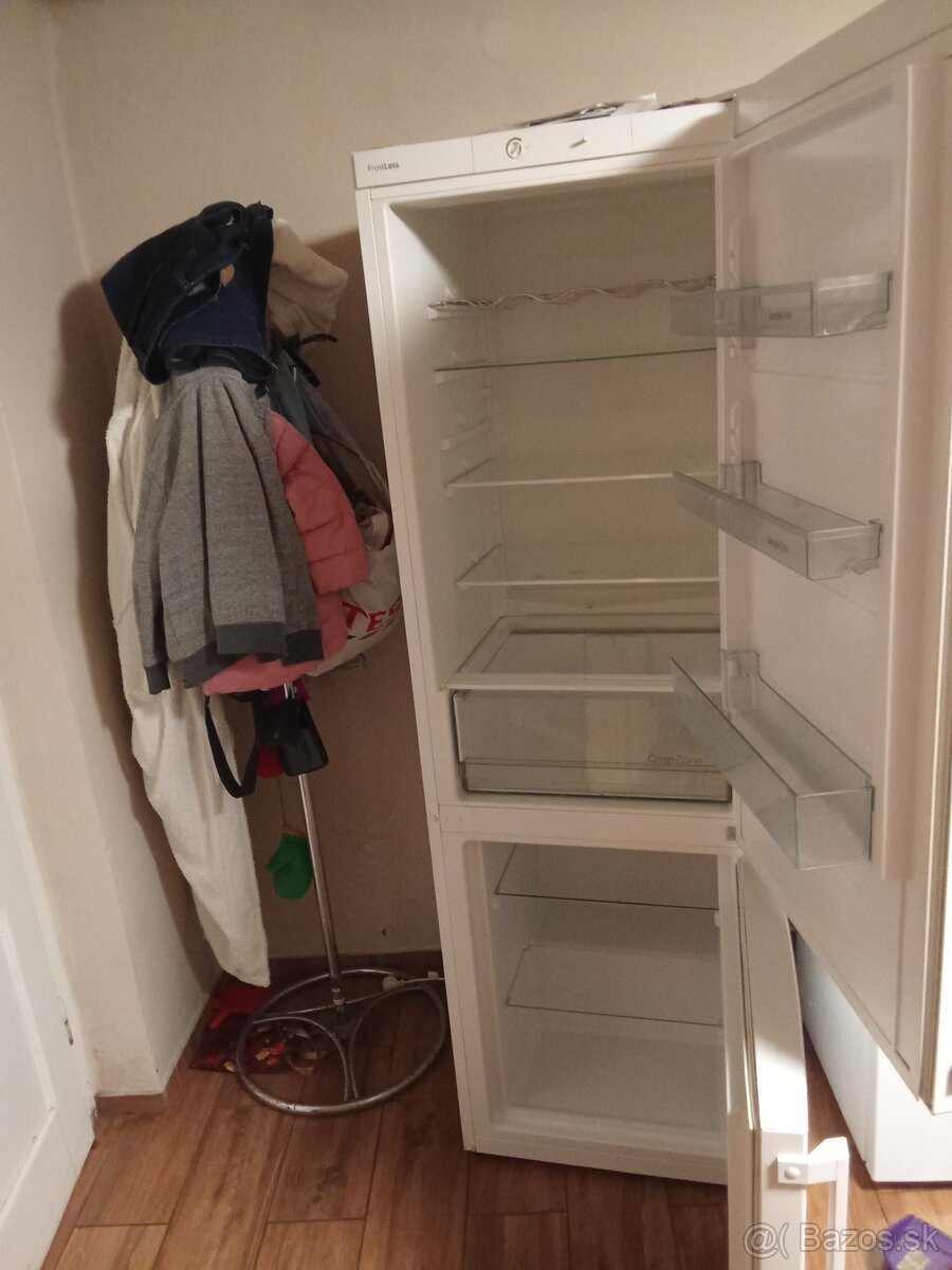 Predam chladnicku fungujenlen mraziak