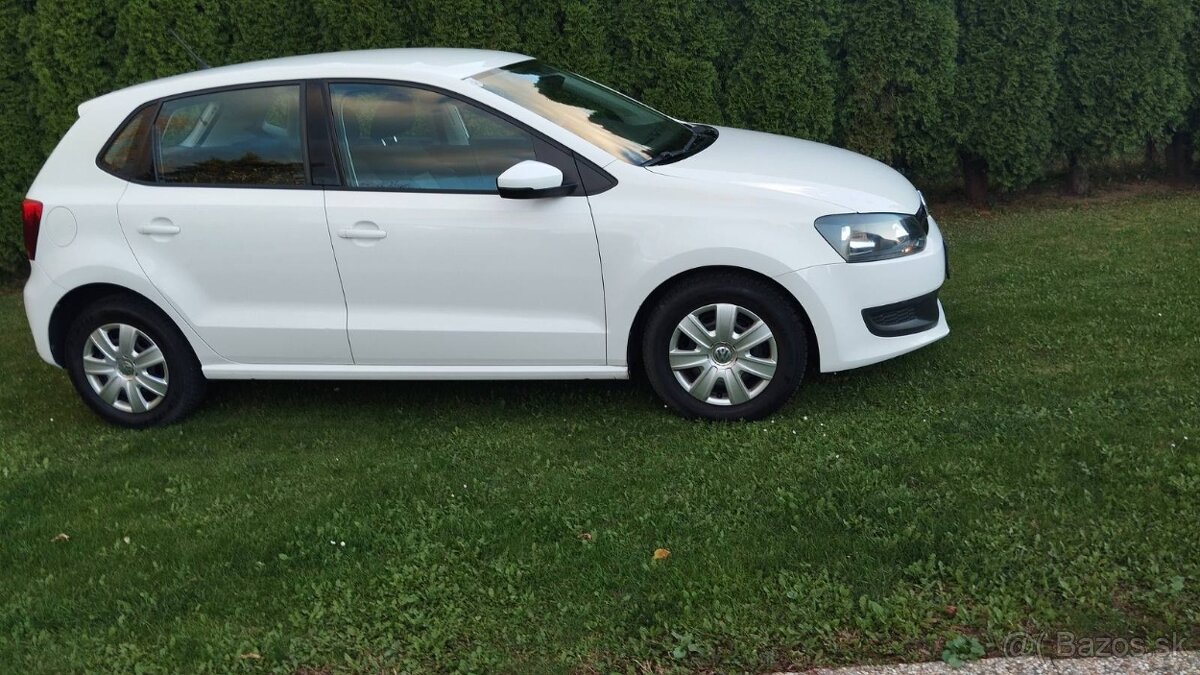 VOLKSWAGEN POLO