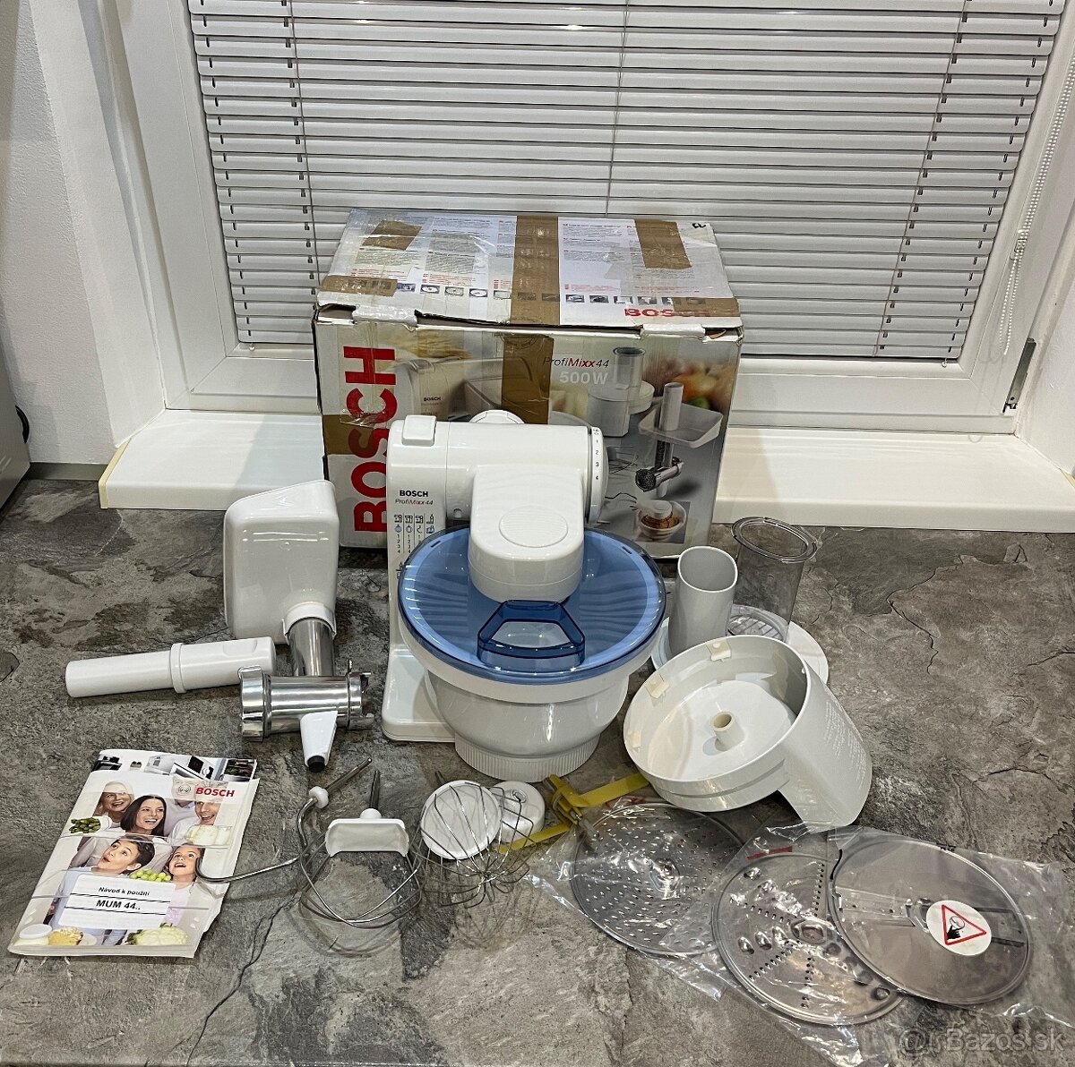 Nový kuchynský robot Bosch MUM 4406