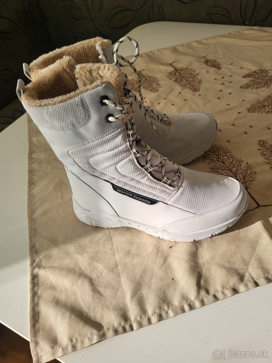 Súrne Predám krásne zimné topánky, veľkosť  40