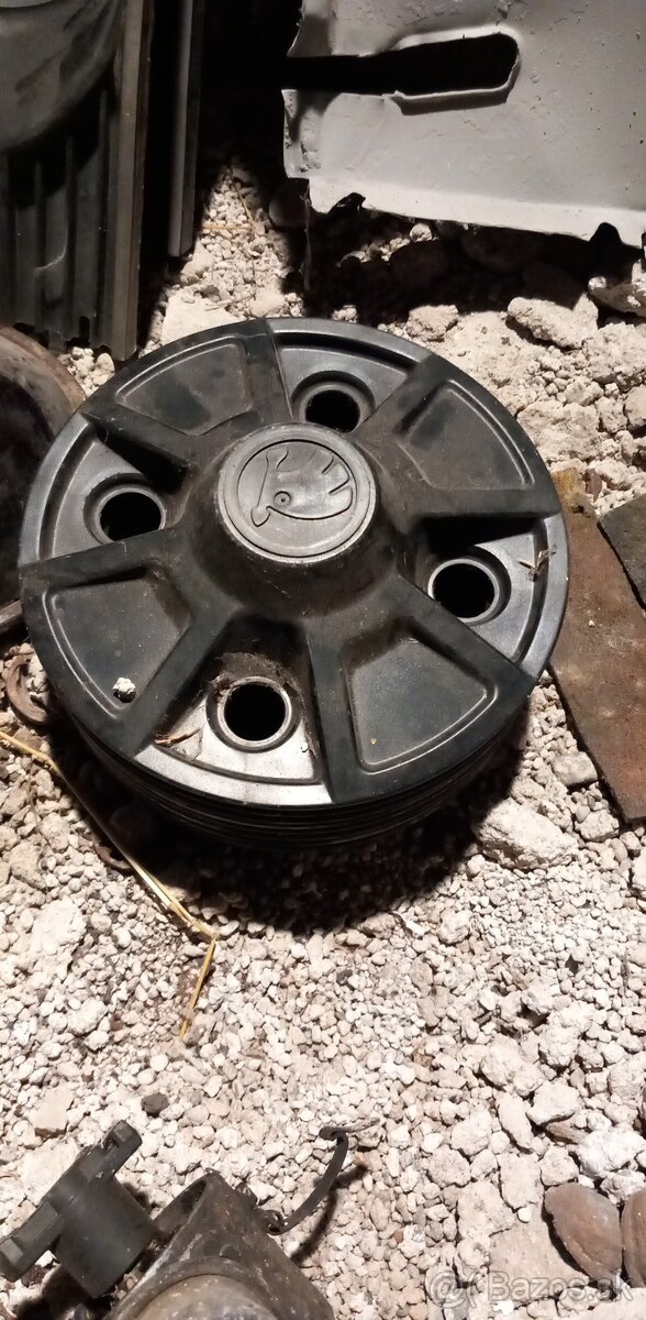 Krytky kolies skoda 105/120 r13