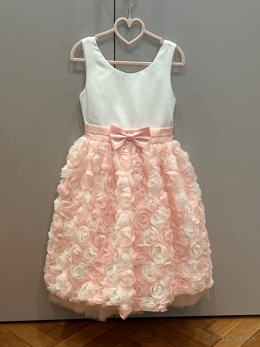 Dievčenské spoločenské šaty