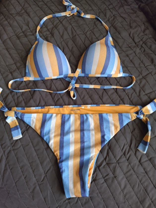 NOVE Calzedonia trblietave pasikave bikini