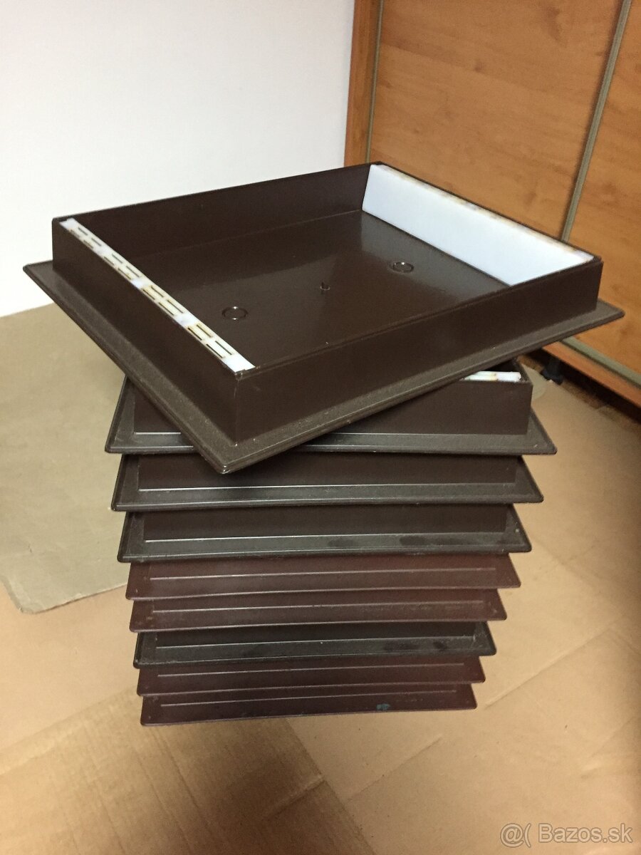 Plastové krmítko pre včely Langstroth (5L)