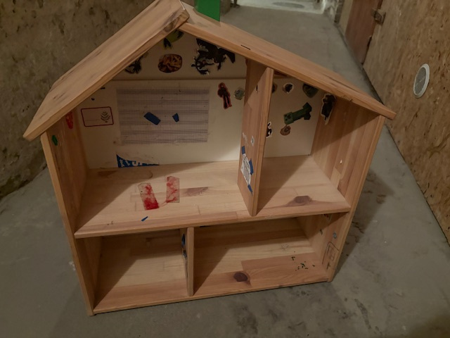 Detský drevený domček