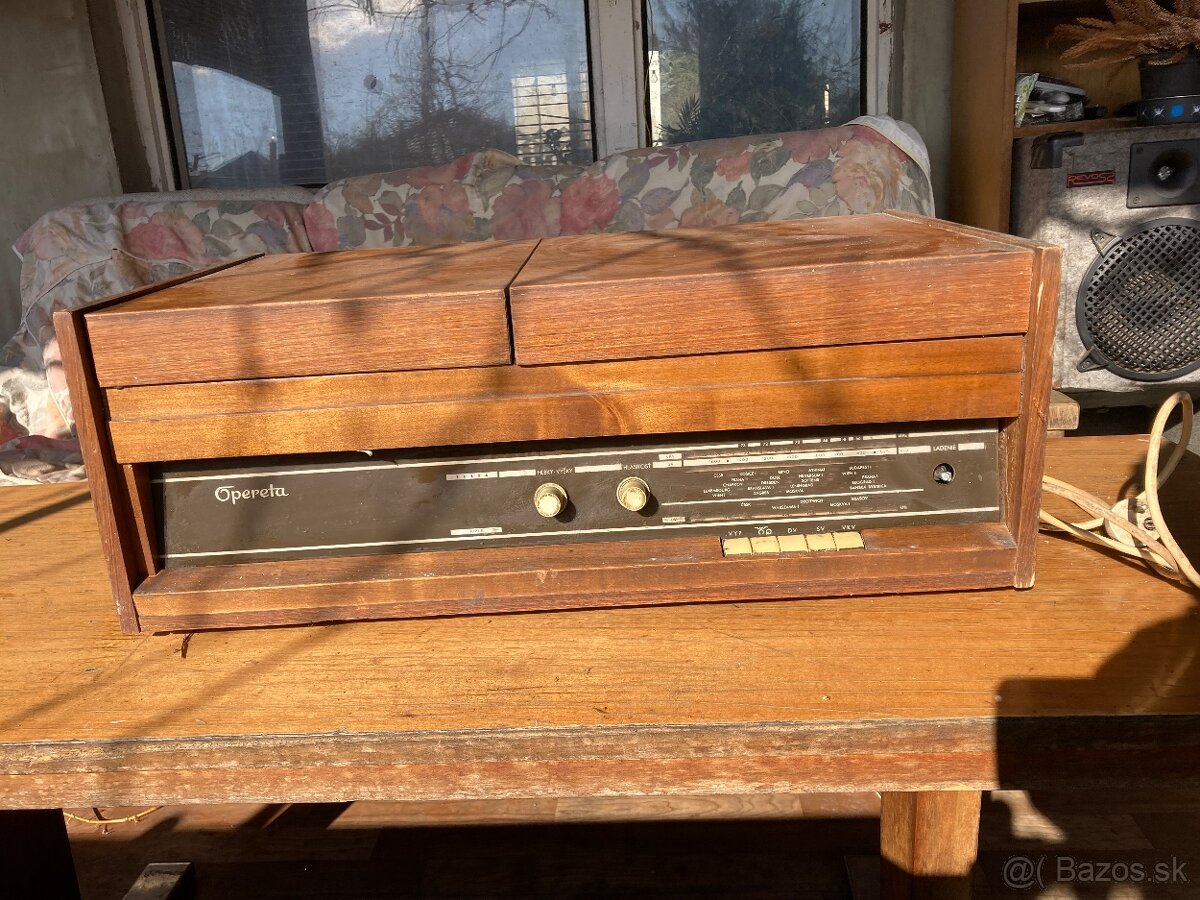 Rádiogramofón Tesla Opereta